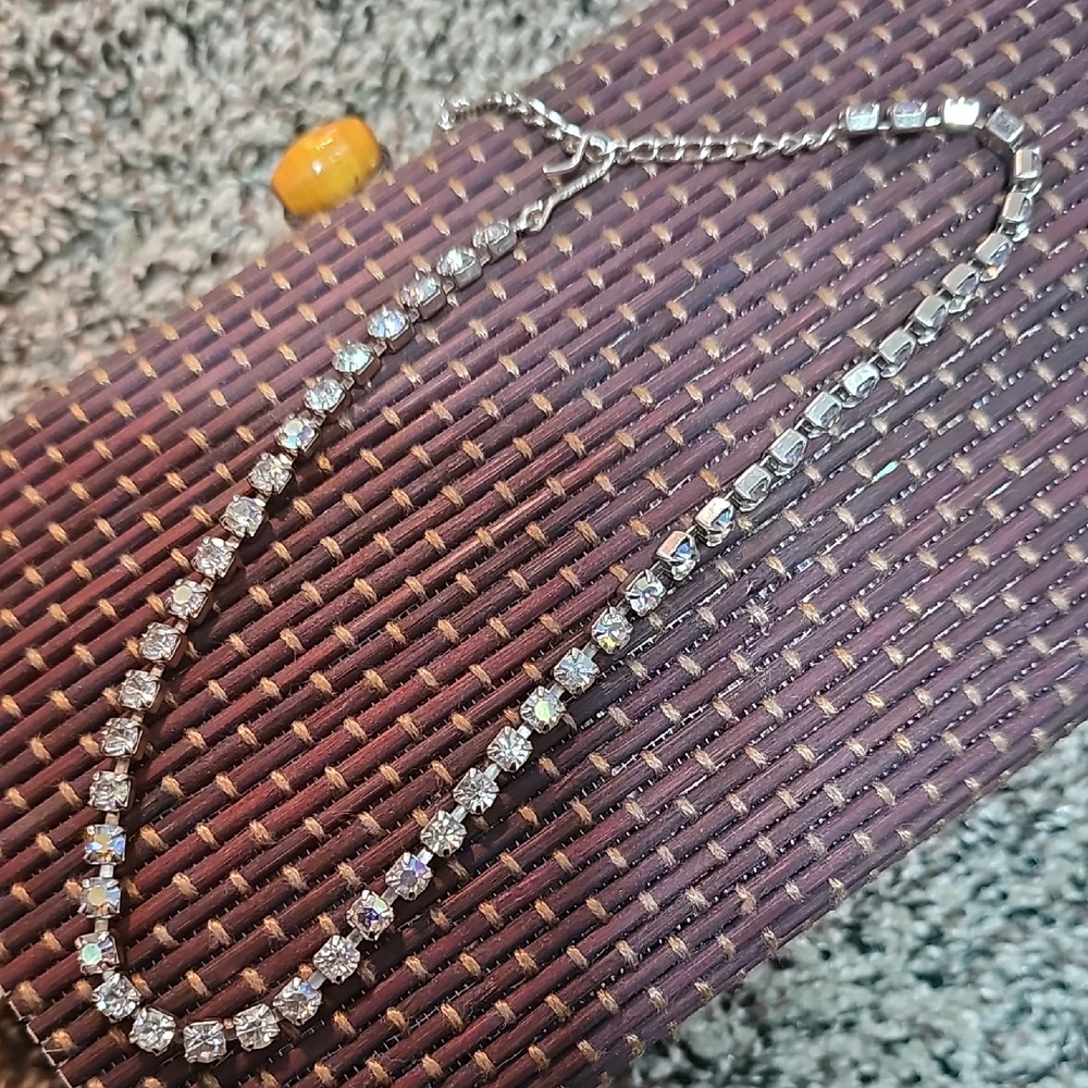 Elegant Silver Necklace with Clear Stones